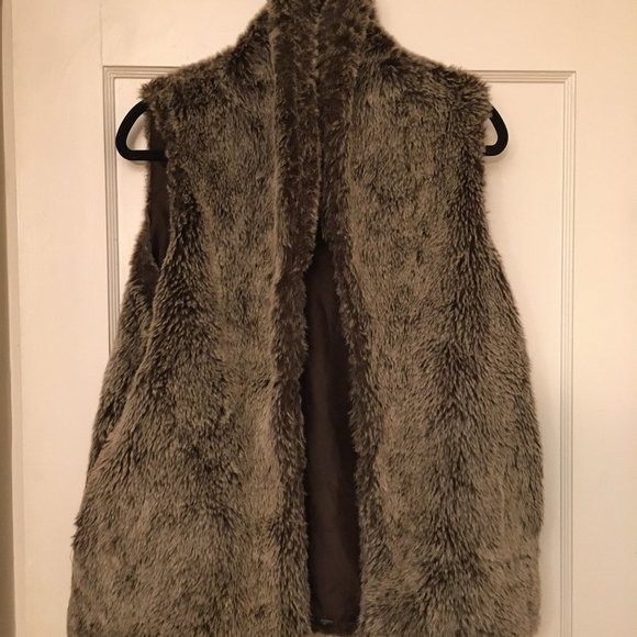 STEVE MADDEN_Faux Fur Vest - Picture 2 of 4
